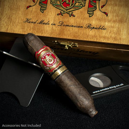 Arturo Fuente Hemingway Short Story Maduro - Single