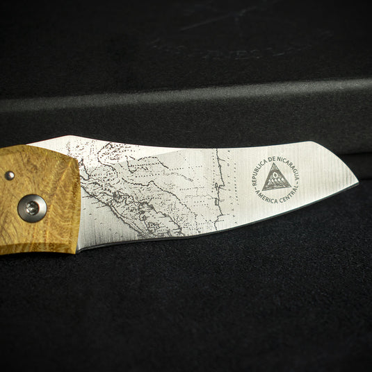 Les Fines Lames Le Petit Cigar Cutter & Knife - Compass Nicaragua Acacia Burl