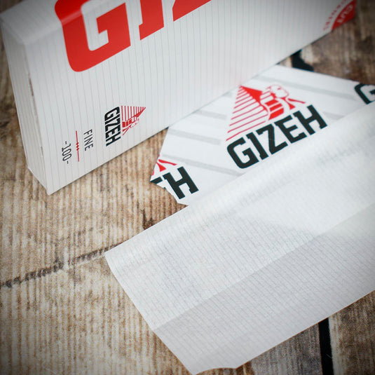 Gizeh | Fine 100 Magnetic Rolling Papers | Single Booklet 100 Papers (Red)